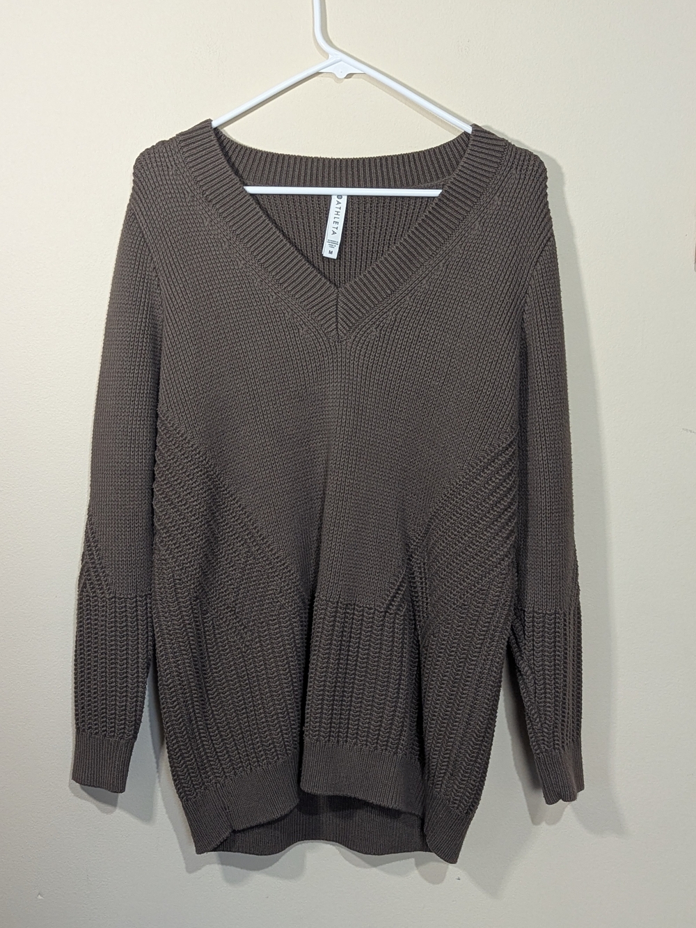 Athleta Womens Medium V Neck Sweater Brown Knit Pullover Cozy Ribbed